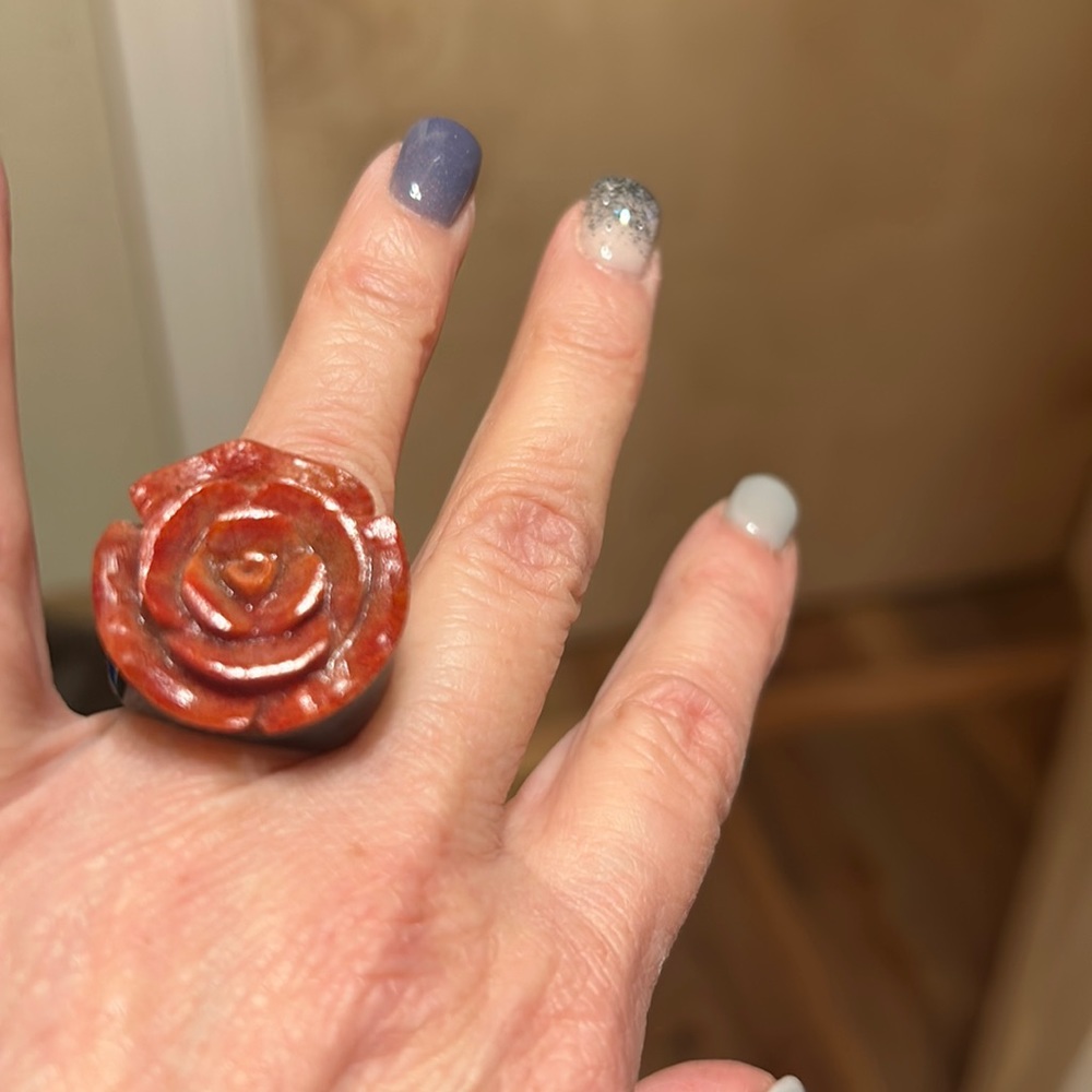 Vintage, coral and black onyx Rose ring size 6